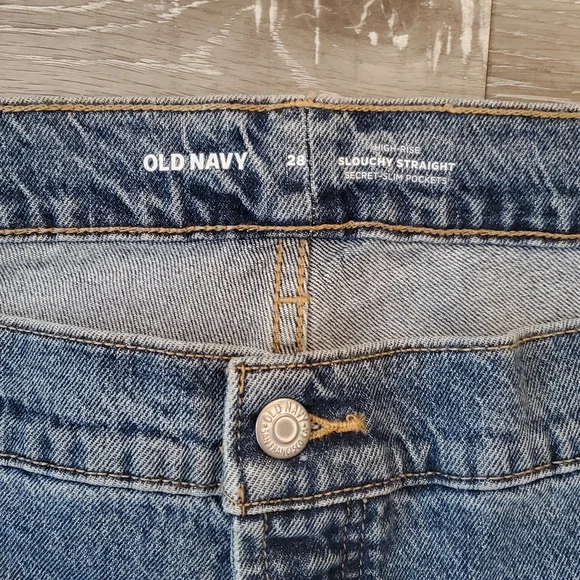 Old Navy Light Blue Relaxed Womens Jeans - Picture 2 of 6